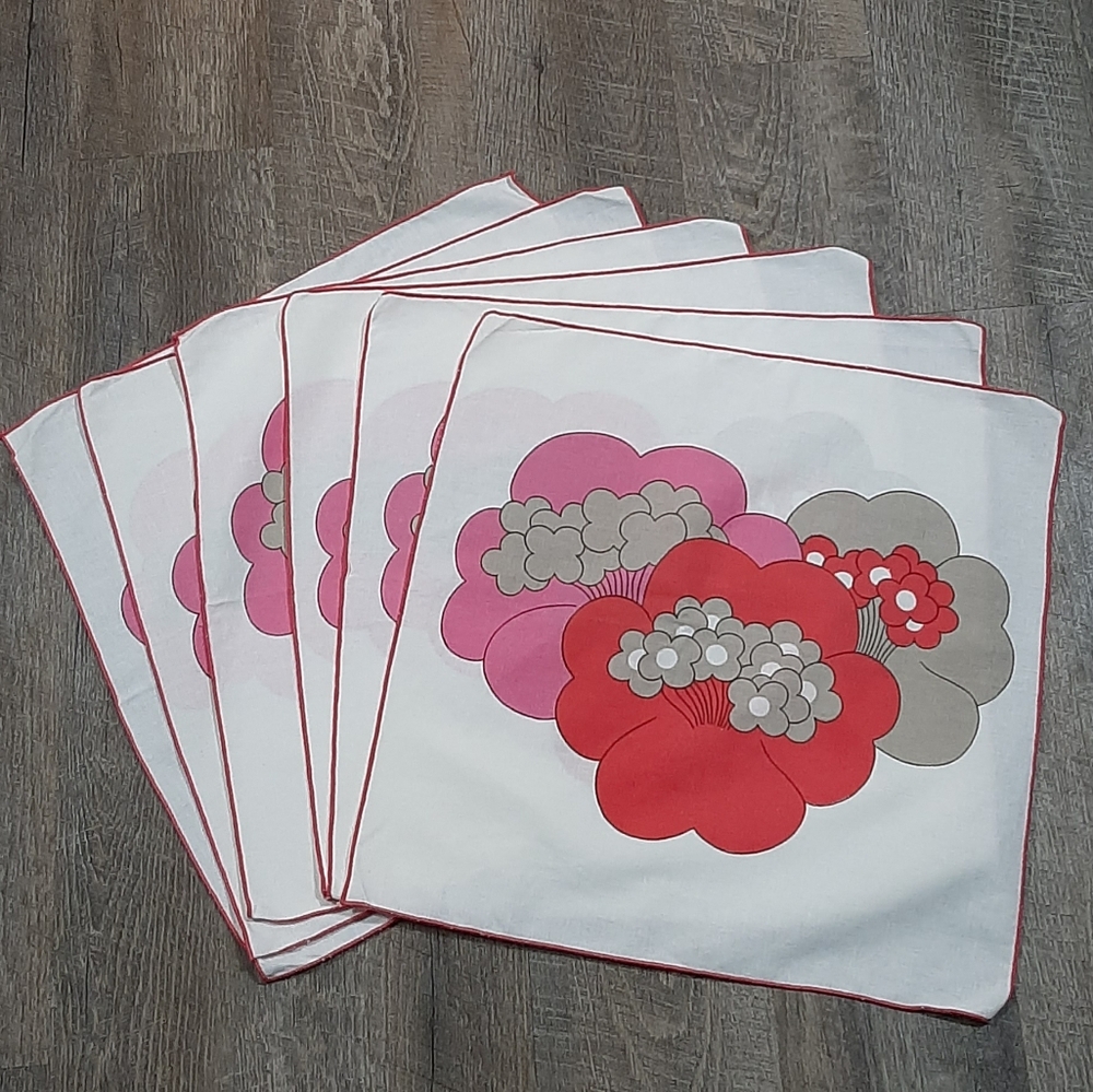 Vintage Set of 6 Linen Napkins Red Pink Floral Retro Mode Decor Valentines Day